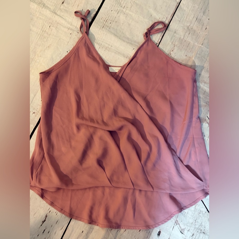Women’s Lush dusty Lavender vneck blouse